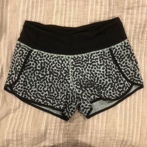 Lululemon blue with black dots run times size 6